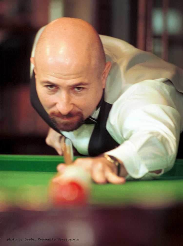 Robbie Folvari, professional cue sports player