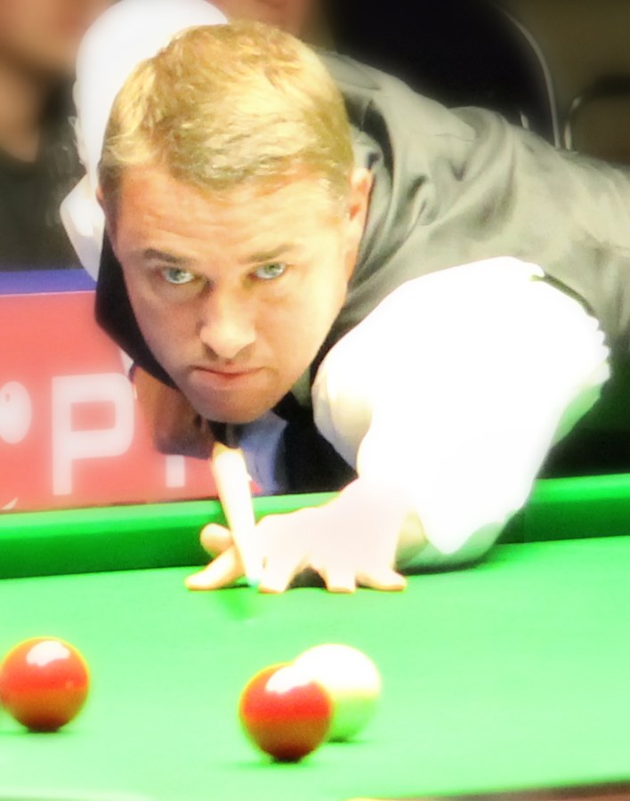 Stephen Hendry, professional cue sports player